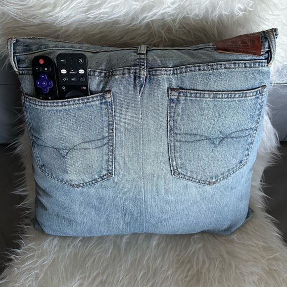 Trendy Jean cushion - Picture 5 of 8
